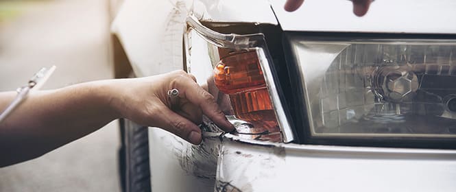 Mercadoria avariada pela transportadora: na imagem, carro avariado reforça a importância de boas práticas no transporte de mercadorias