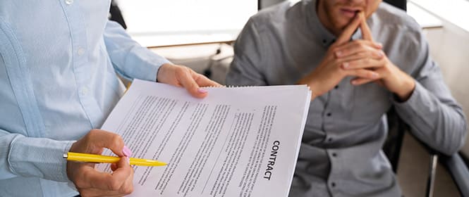 Como participar de licitações de seguro? Na imagem vemos que o seguro licitação envolve segurado, seguradora e tomador