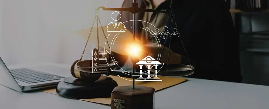 Como funciona o pagamento do seguro garantia? Na imagem, balança da justiça representando seguro garantia para processos trabalhistas, cujo valor tem relação com o montante que a empresa contratante pretende desembolsar