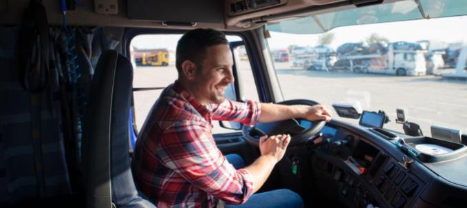 motorista-autonomo-o-que-e Motorista autônomo o que é? Na imagem, motorista autônomo que presta serviços para transportadora