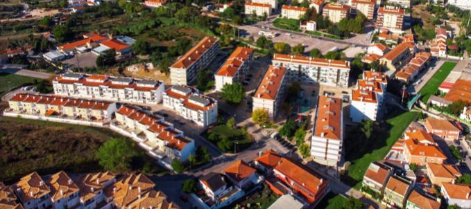saiba-a-diferenca-entre-o-seguro-condominio-para-o-seguro-residencial Diferença entre seguro condominial e seguro residencial: na imagem, um condomínio para representar essa diferença e como funciona seguro condominial.
